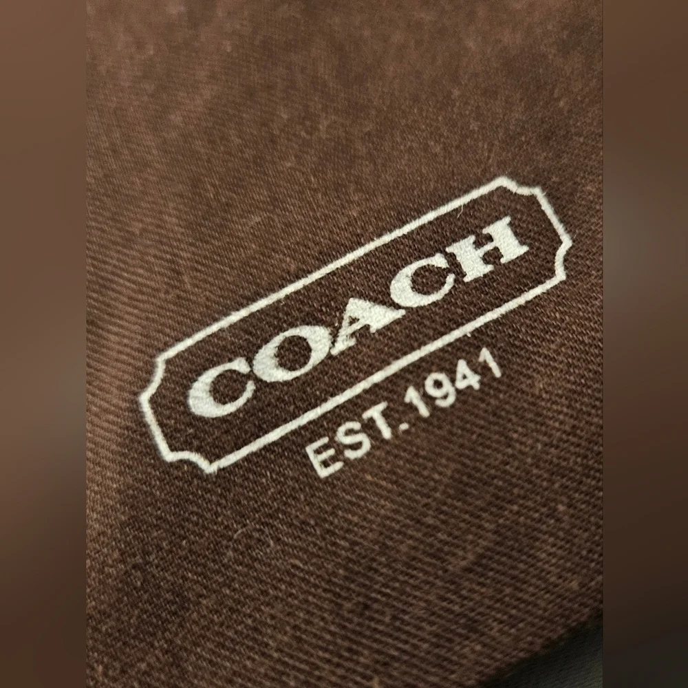 Coach authentic complete